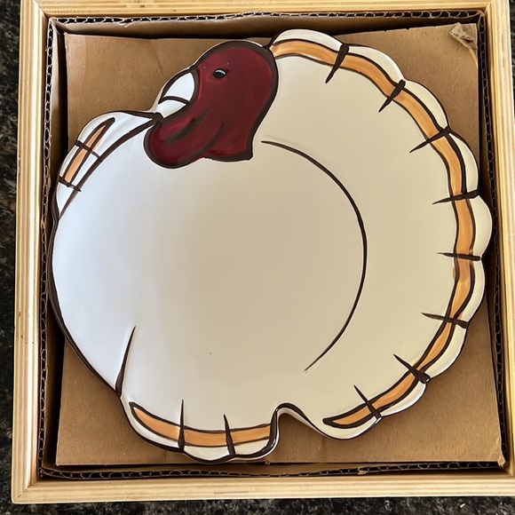 Pottery Barn “Gobble” Turkey Plates - Set of 4 - Picture 2 of 4